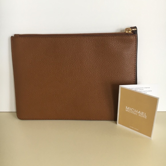 MICHAEL KORS XL ZIP CLUTCH WRISTLET NWT - Picture 2 of 7